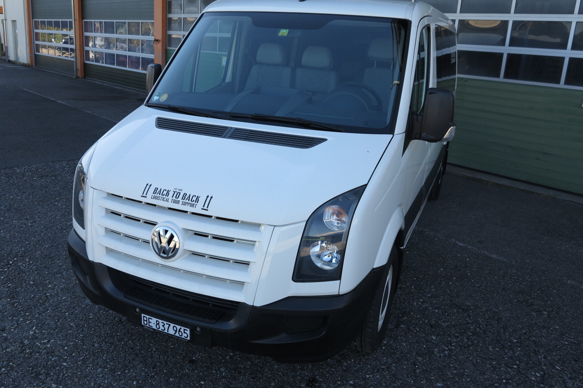 vw_crafter_1_vogel_perspektive_halbtotale.JPG