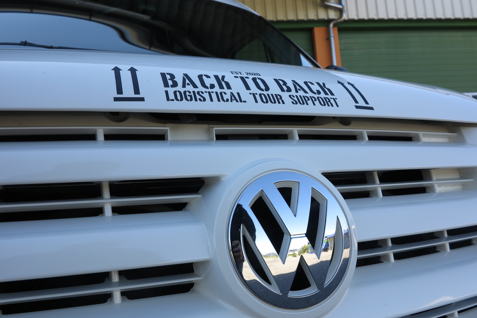 vw_crafter_2_front_grill_detail.JPG