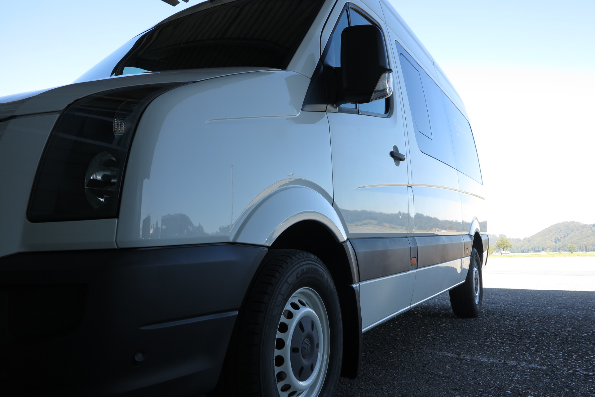vw_crafter_2_front_halbtotale_direkt.JPG