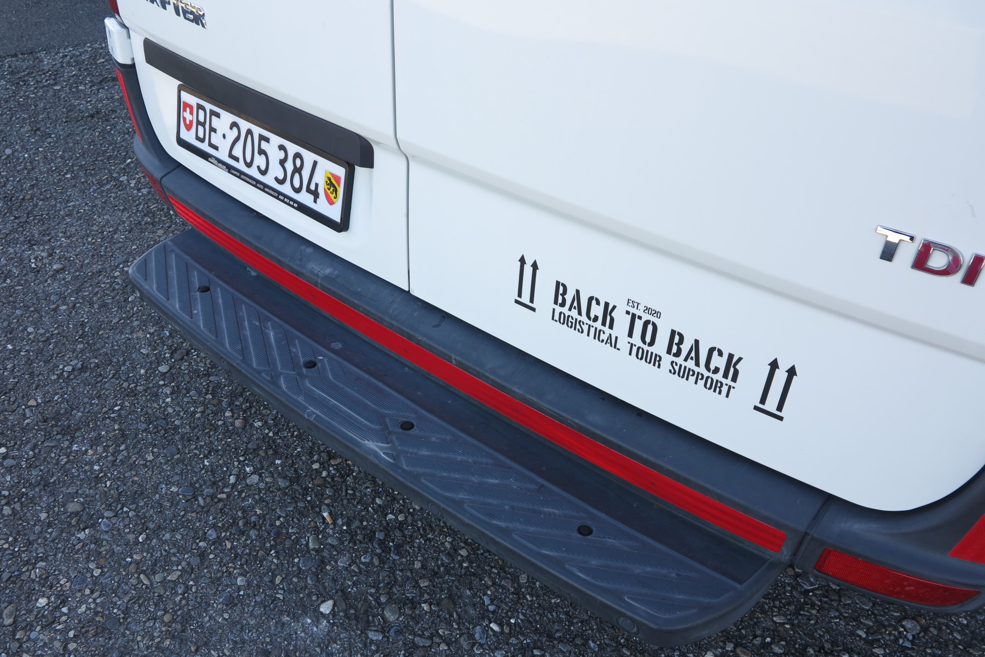 vw_crafter_2_heck_halbtotale.JPG