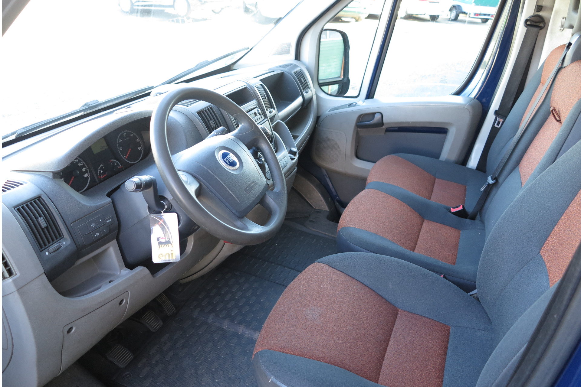 FIAT_Ducato_Hochraum_Innenraum_1.JPG