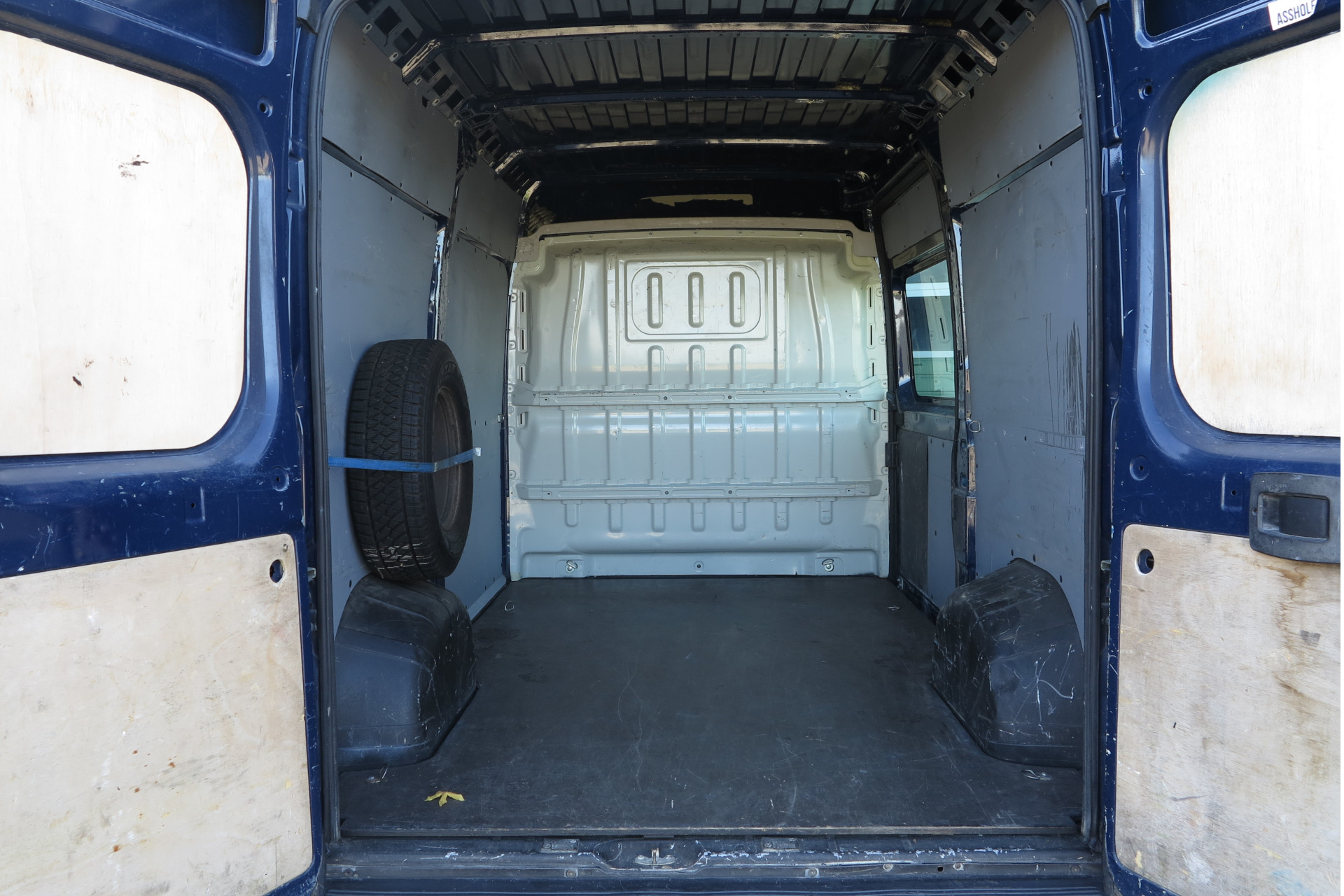 FIAT_Ducato_Hochraum_Laderaum_2.JPG